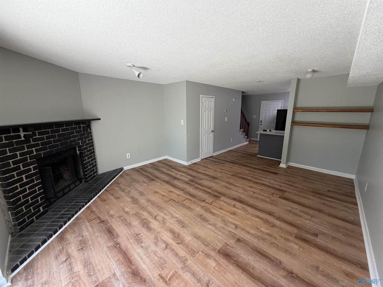 https://bt-photos.global.ssl.fastly.net/nalmls/1280_boomver_1_21915350-2.jpg
