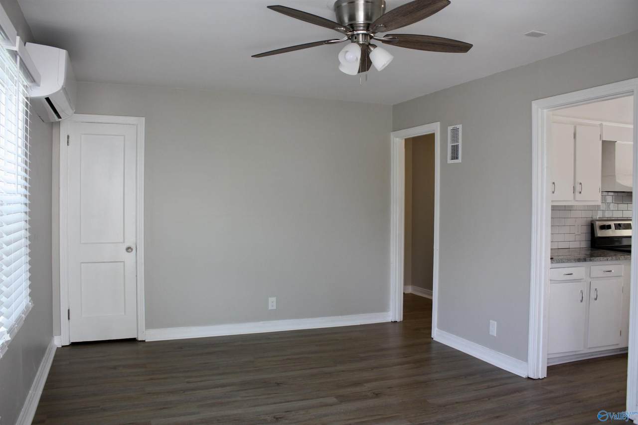 https://bt-photos.global.ssl.fastly.net/nalmls/1280_boomver_1_21915421-2.jpg