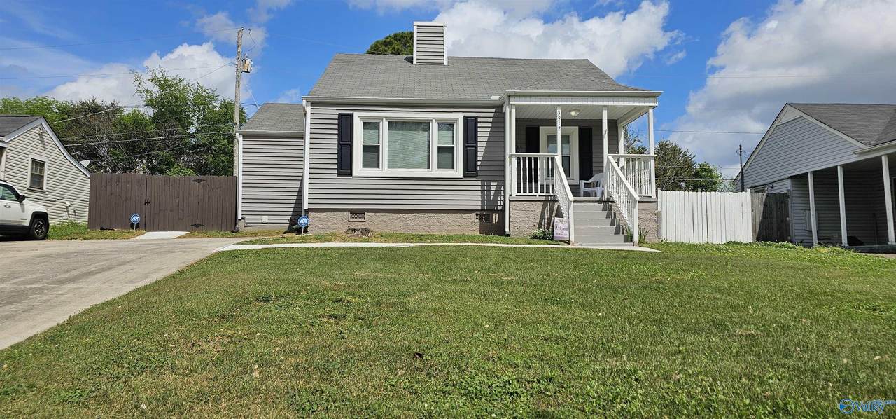 3912 Pine Avenue - Photo 1