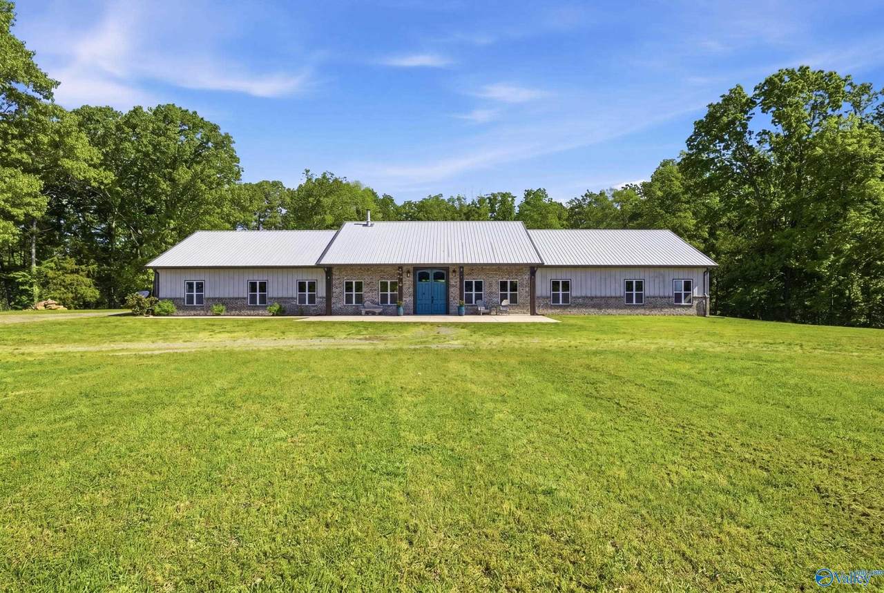 304 County Road 1282 - Photo 1