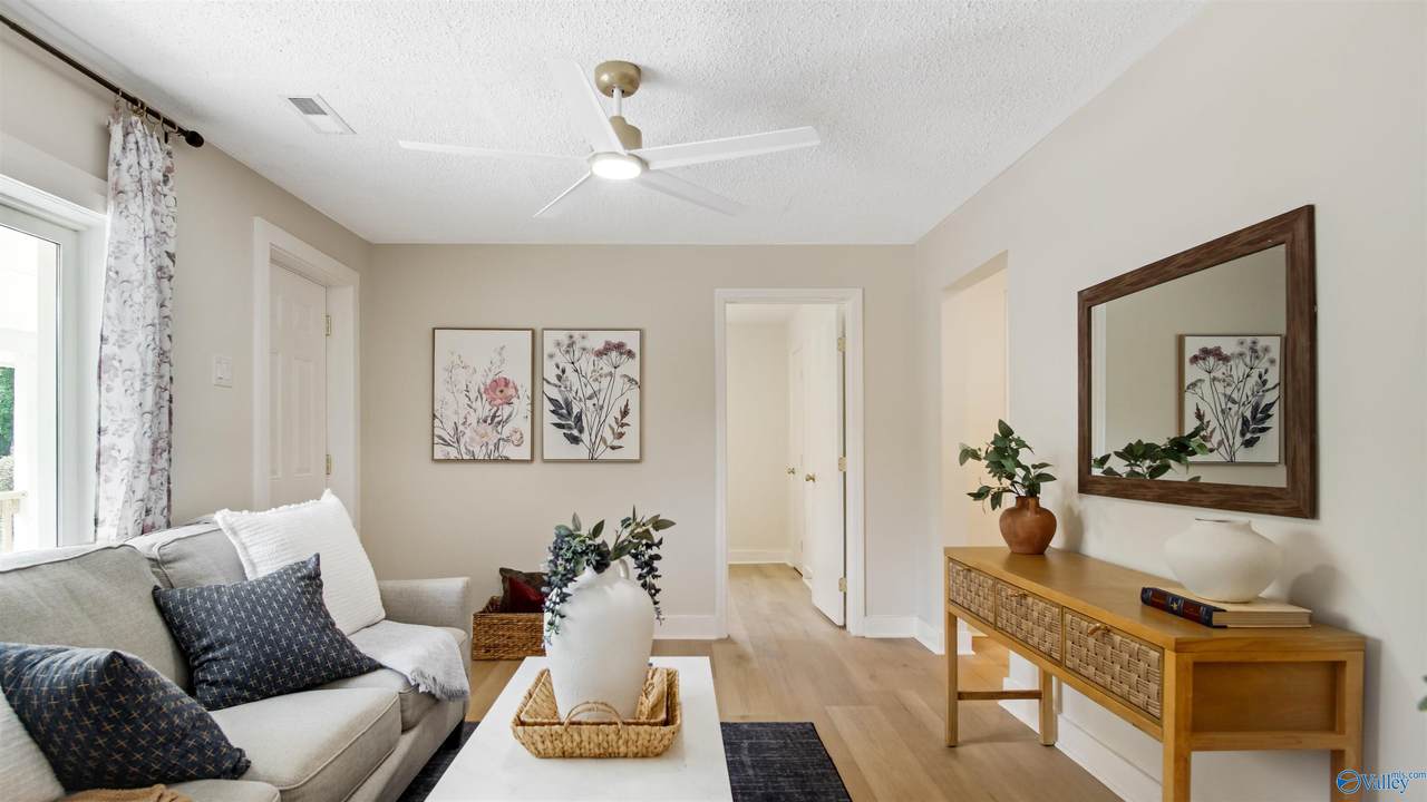 https://bt-photos.global.ssl.fastly.net/nalmls/1280_boomver_1_21916537-2.jpg