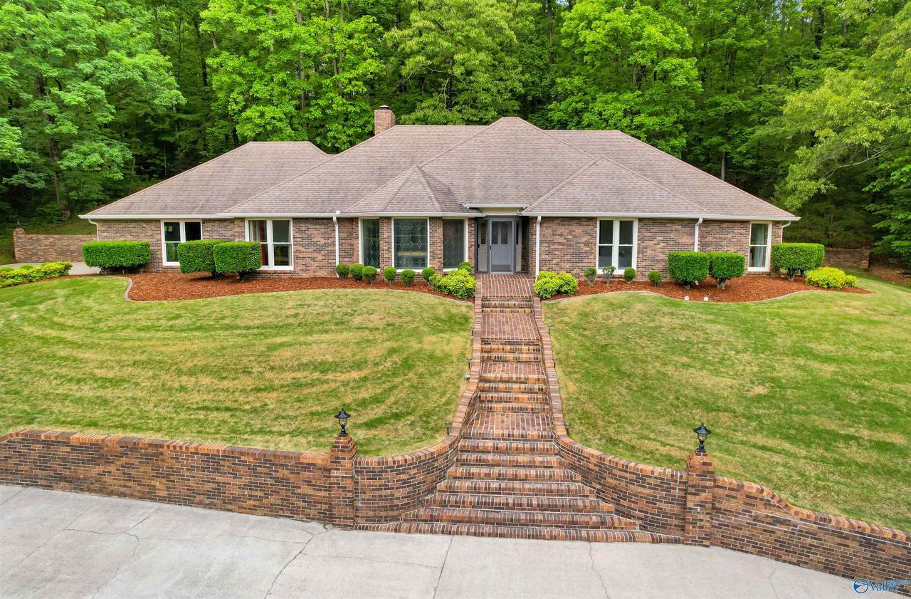 206 Deanna Drive - Photo 1