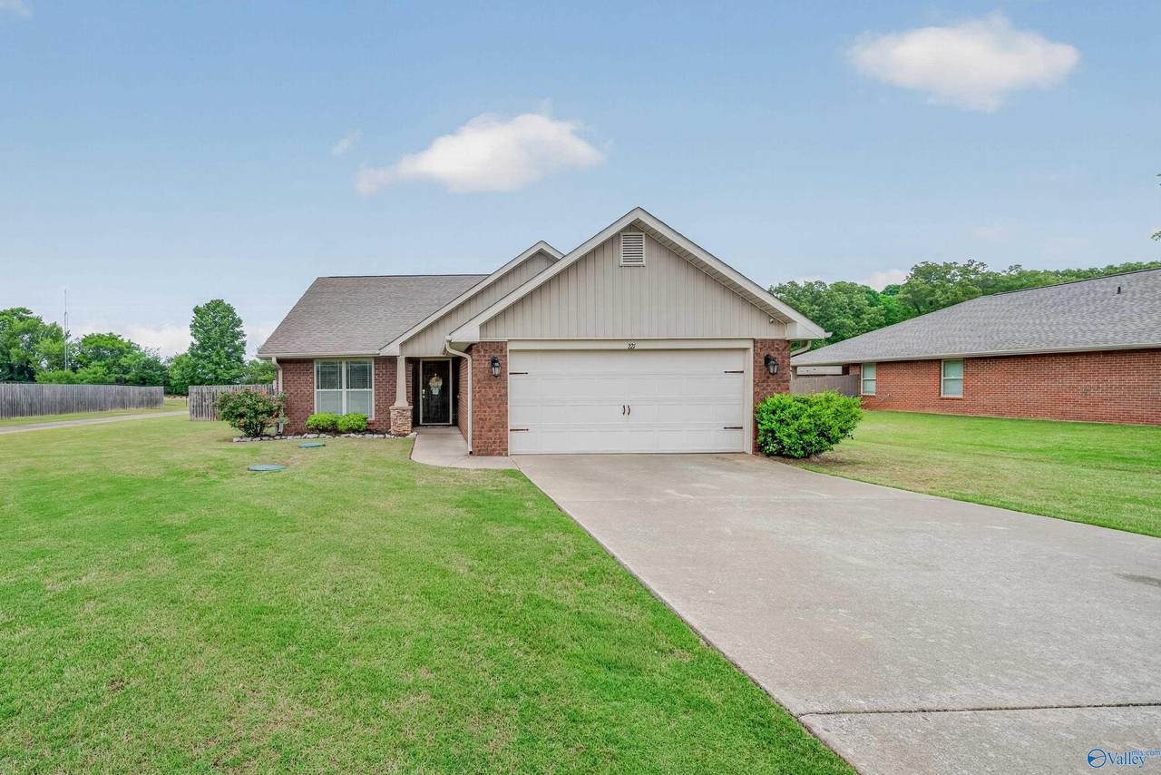 221 Waxmyrtle Drive - Photo 1