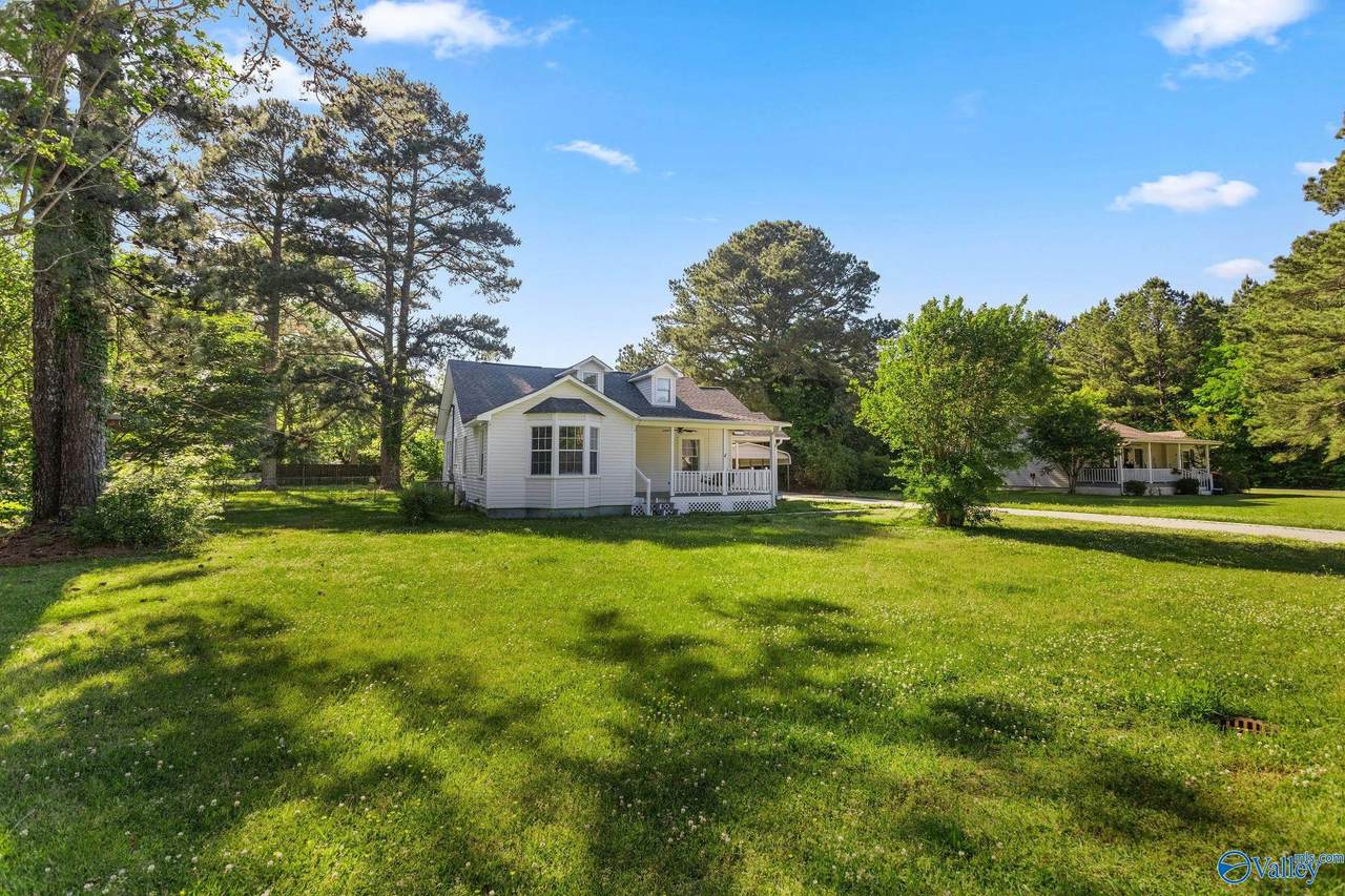 1123 Larry Street - Photo 1