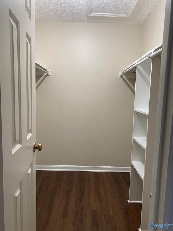 https://bt-photos.global.ssl.fastly.net/nalmls/1280_boomver_1_21917307-2.jpg