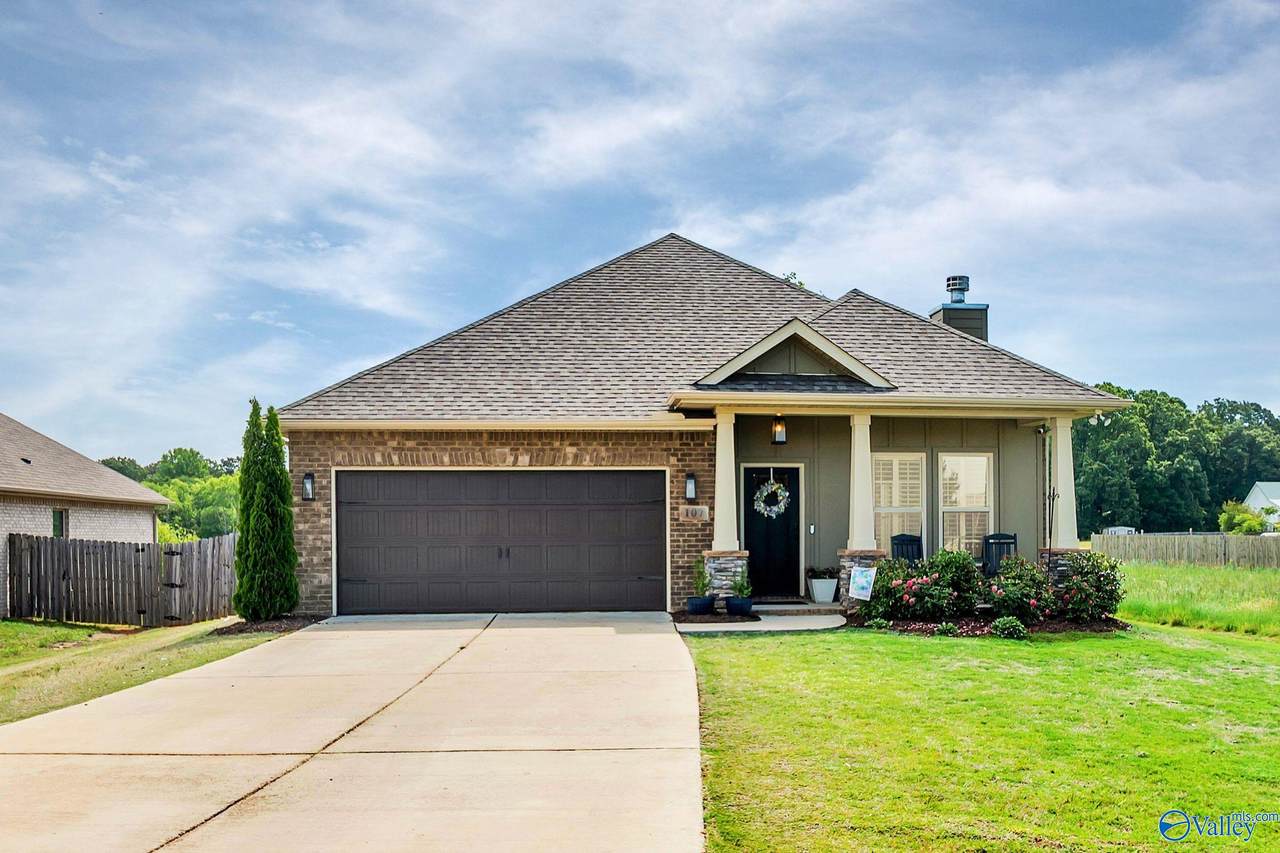 107 Windrose Lane - Photo 1