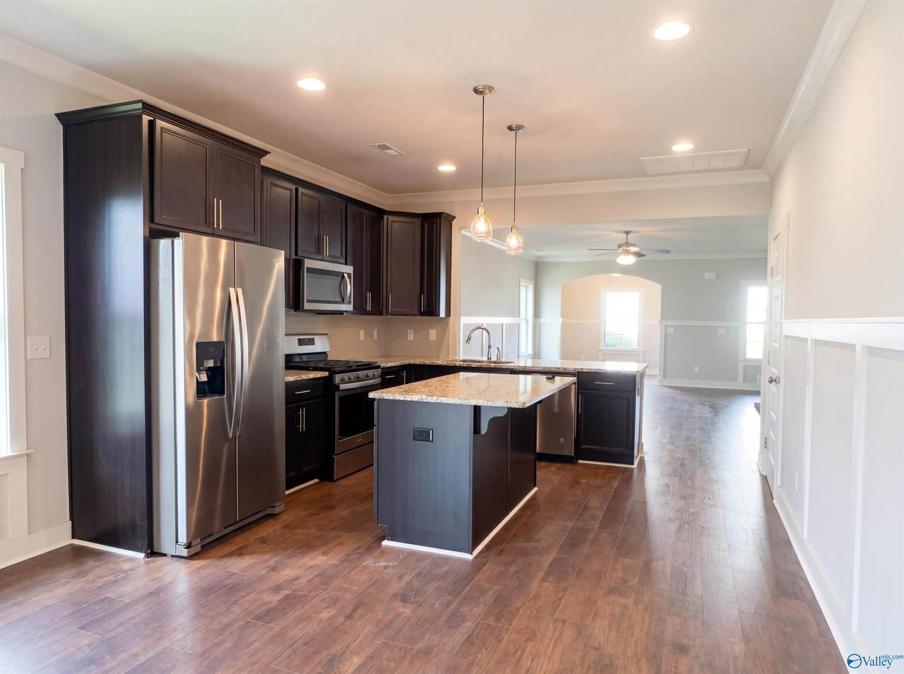 https://bt-photos.global.ssl.fastly.net/nalmls/1280_boomver_1_21917362-2.jpg
