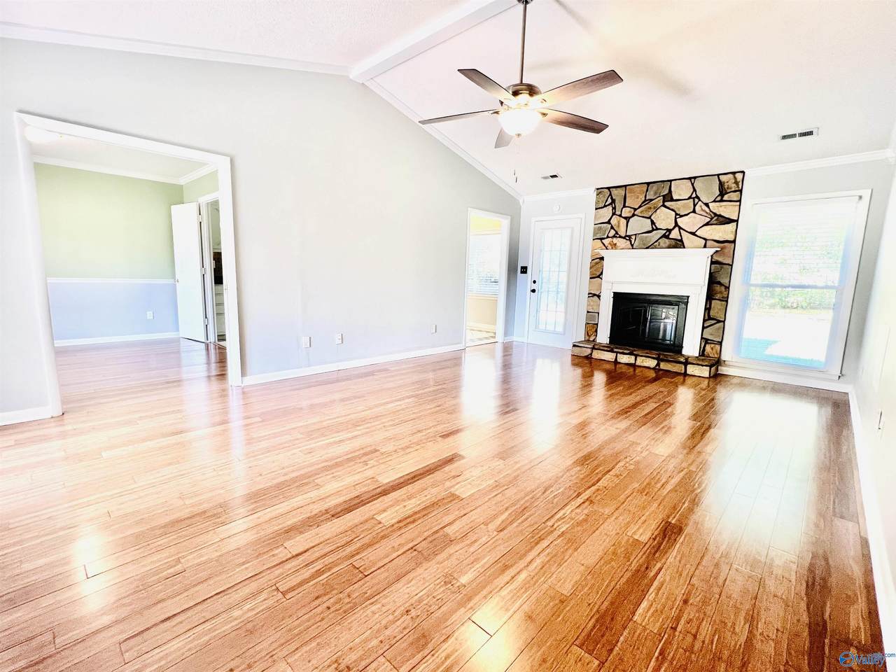 https://bt-photos.global.ssl.fastly.net/nalmls/1280_boomver_1_21917508-2.jpg