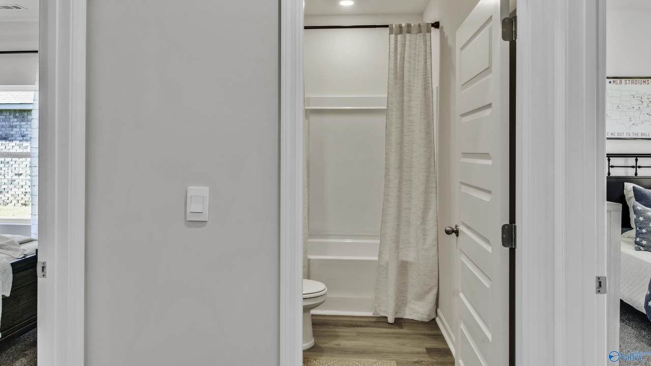 https://bt-photos.global.ssl.fastly.net/nalmls/1280_boomver_1_21917528-3.jpg