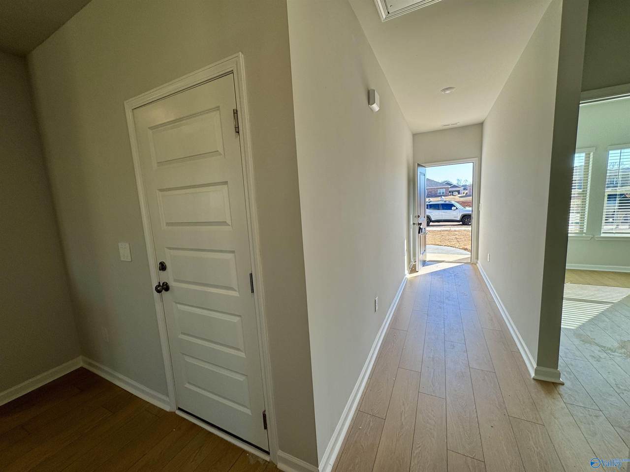 https://bt-photos.global.ssl.fastly.net/nalmls/1280_boomver_1_21917968-2.jpg