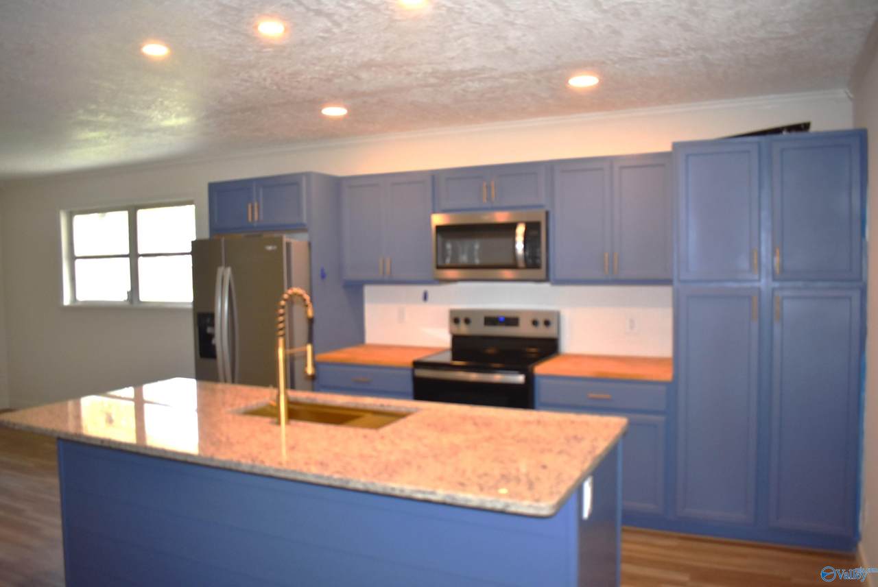 https://bt-photos.global.ssl.fastly.net/nalmls/1280_boomver_1_21918064-2.jpg