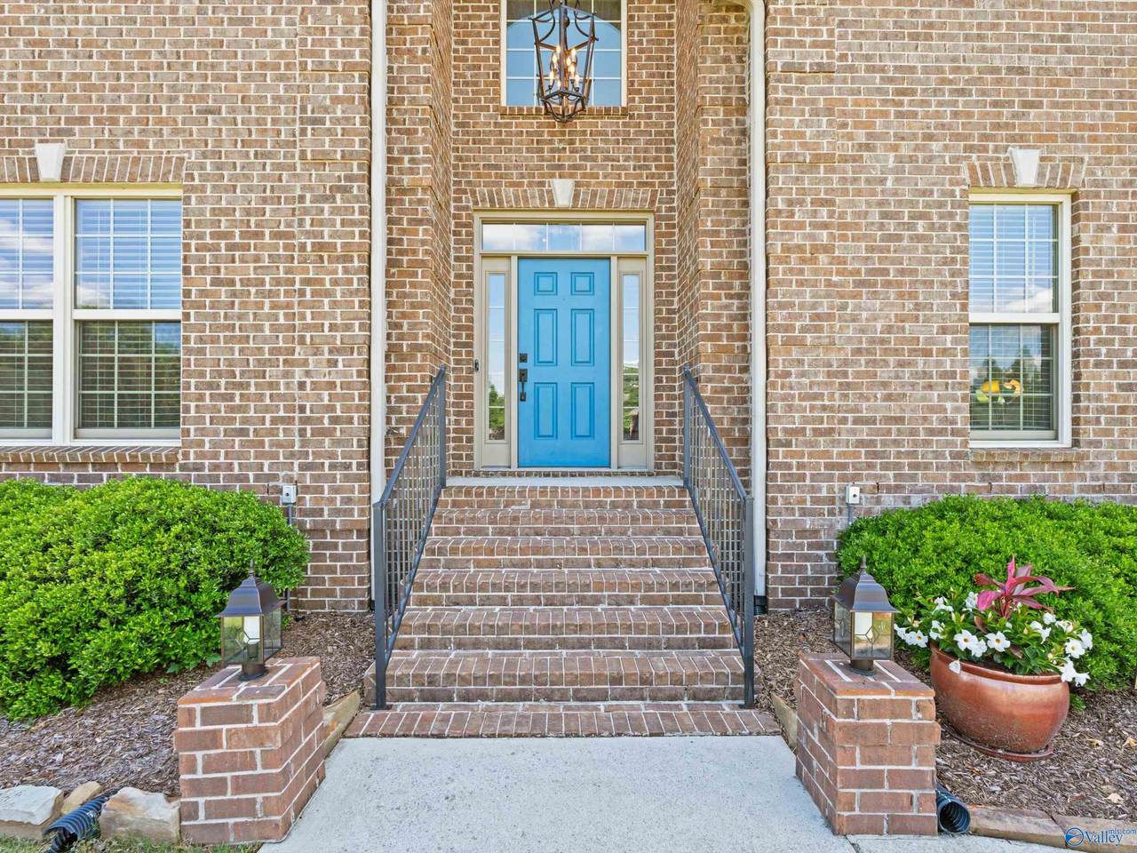 https://bt-photos.global.ssl.fastly.net/nalmls/1280_boomver_1_21918083-2.jpg