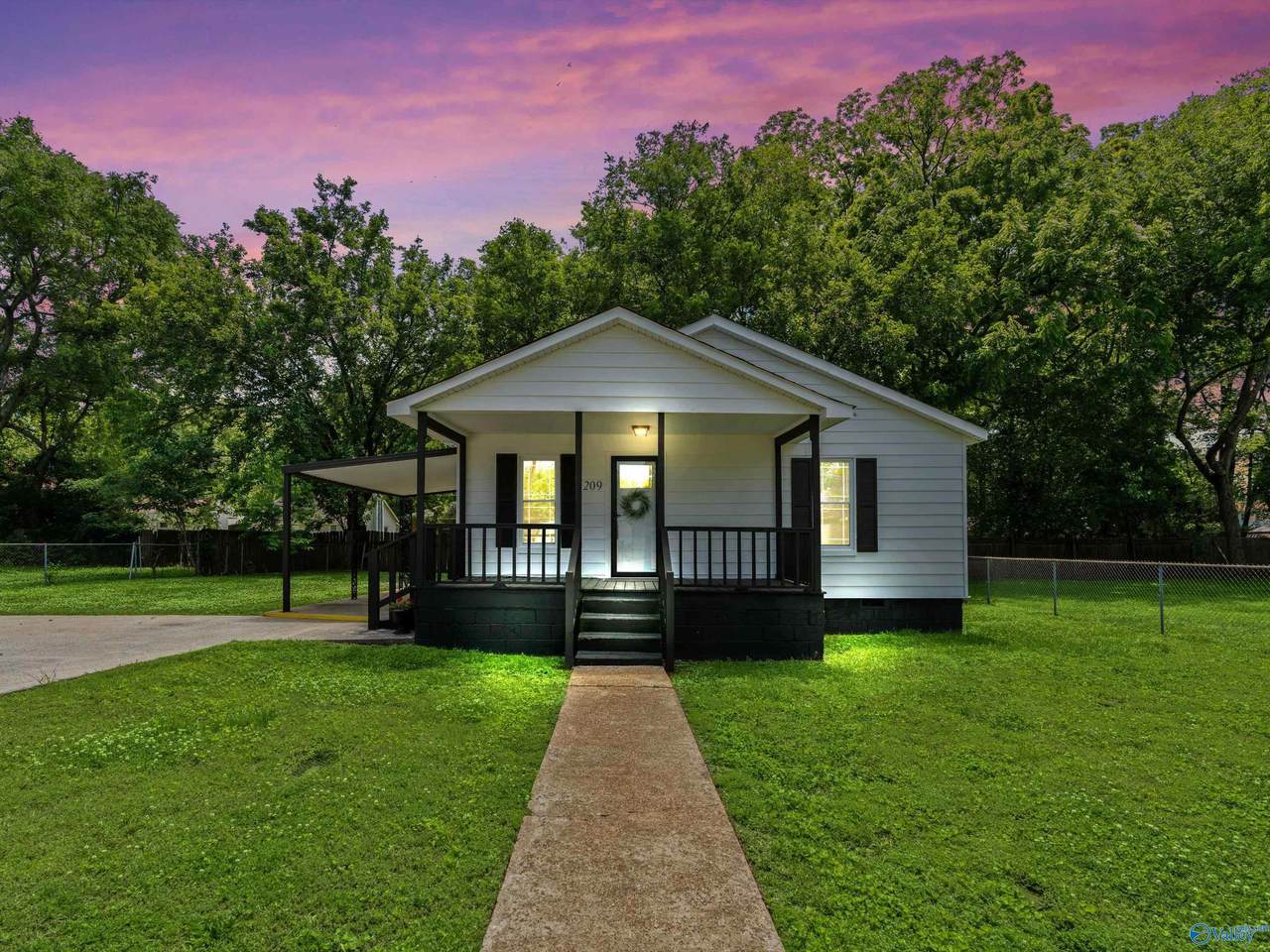 209 Baxter Avenue - Photo 1