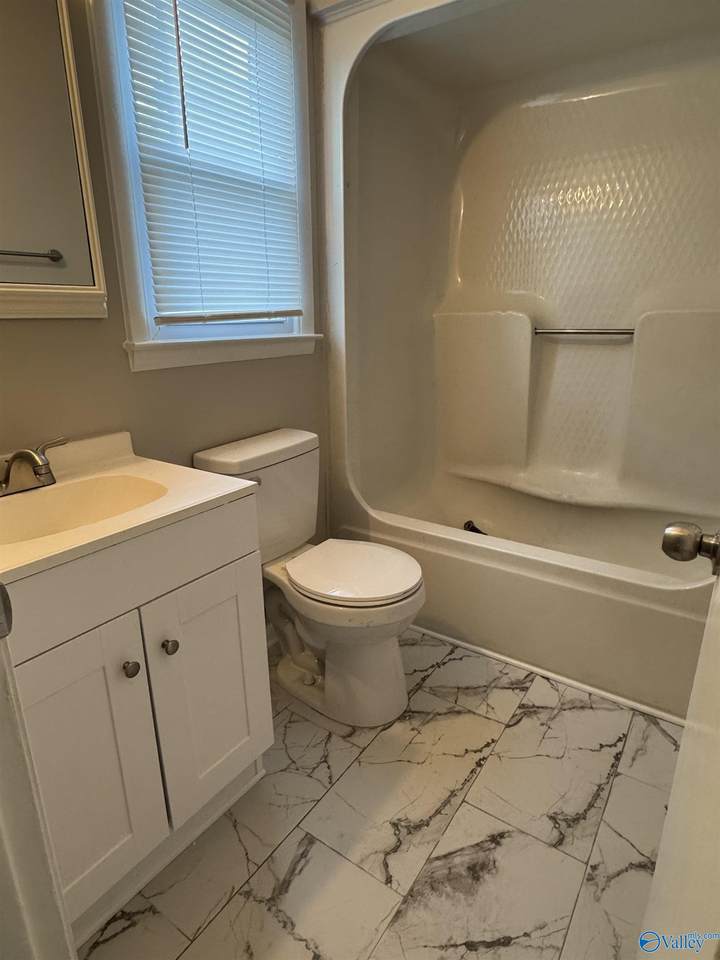 https://bt-photos.global.ssl.fastly.net/nalmls/1280_boomver_1_21918590-2.jpg