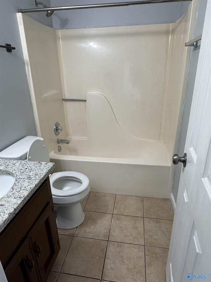 https://bt-photos.global.ssl.fastly.net/nalmls/1280_boomver_1_21918596-2.jpg