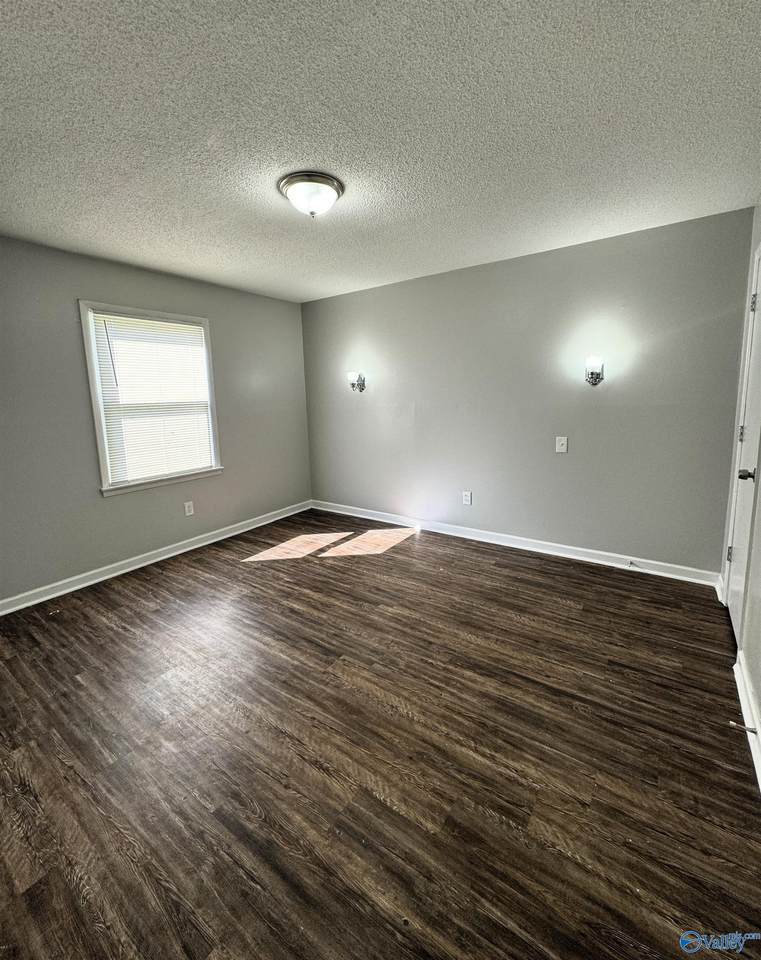 https://bt-photos.global.ssl.fastly.net/nalmls/1280_boomver_1_21918738-2.jpg