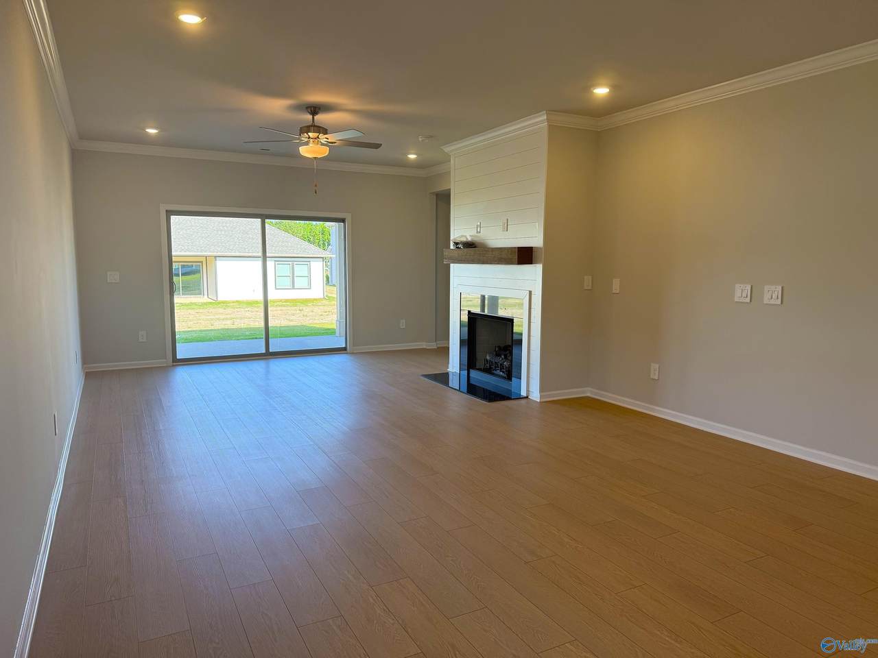 https://bt-photos.global.ssl.fastly.net/nalmls/1280_boomver_1_21918786-2.jpg