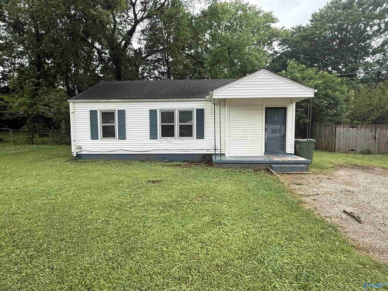 609 10th Street - Photo 1