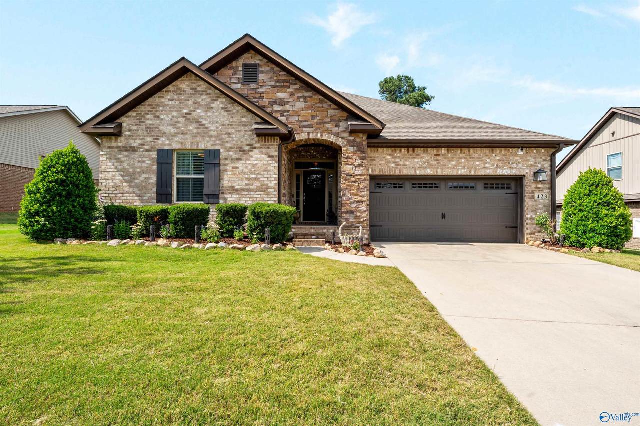 423 Fern Terrace Drive - Photo 1