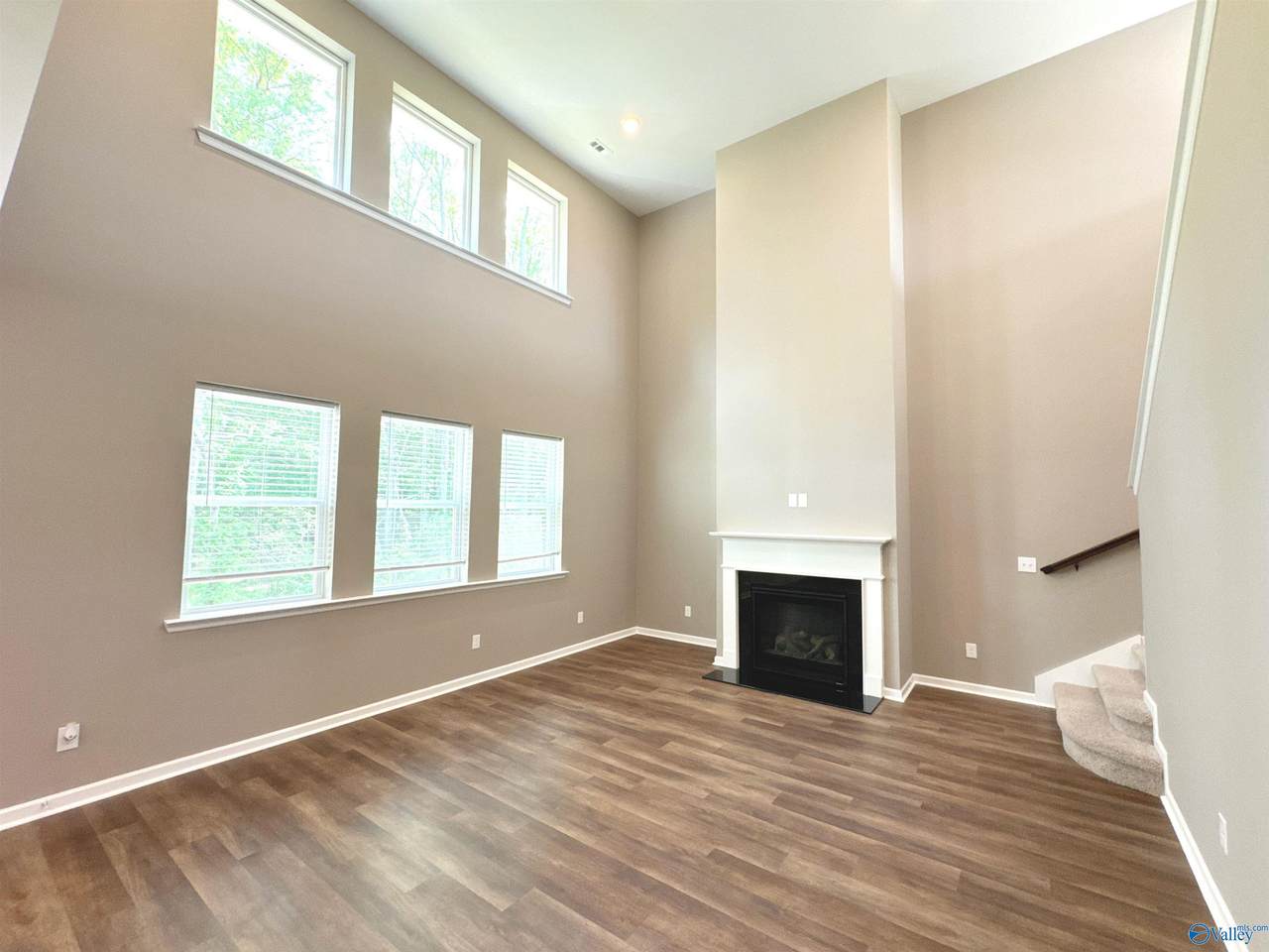 https://bt-photos.global.ssl.fastly.net/nalmls/1280_boomver_1_21919173-2.jpg