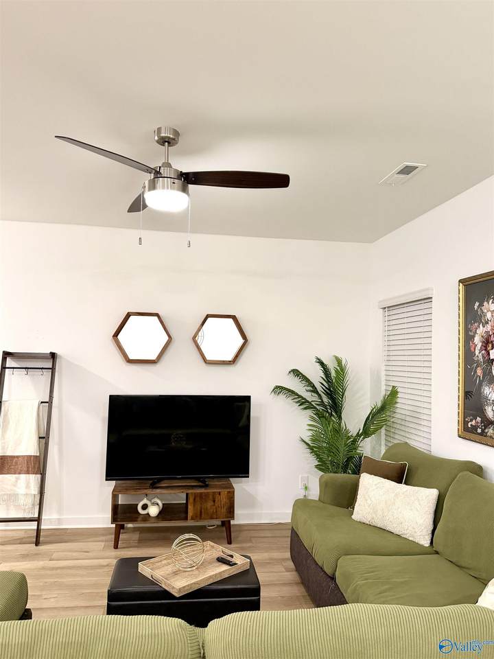 https://bt-photos.global.ssl.fastly.net/nalmls/1280_boomver_2_21919796-2.jpg