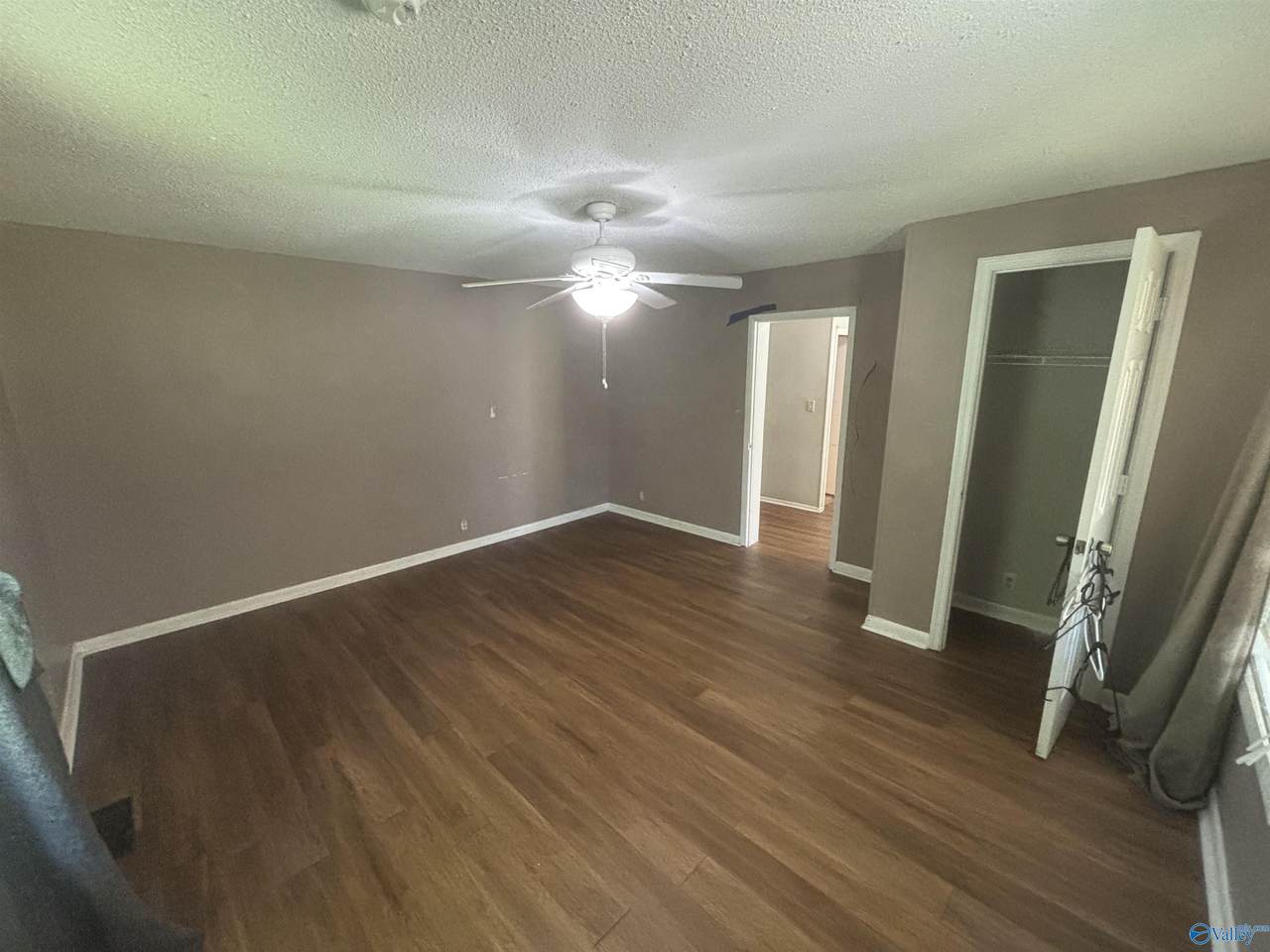 https://bt-photos.global.ssl.fastly.net/nalmls/1280_boomver_1_21919906-2.jpg