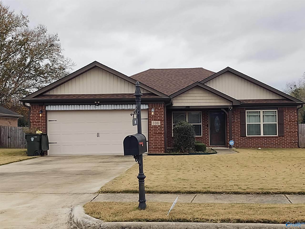 108 Hunter Way - Photo 1
