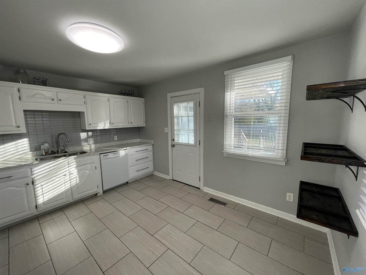 https://bt-photos.global.ssl.fastly.net/nalmls/1280_boomver_1_21920102-2.jpg