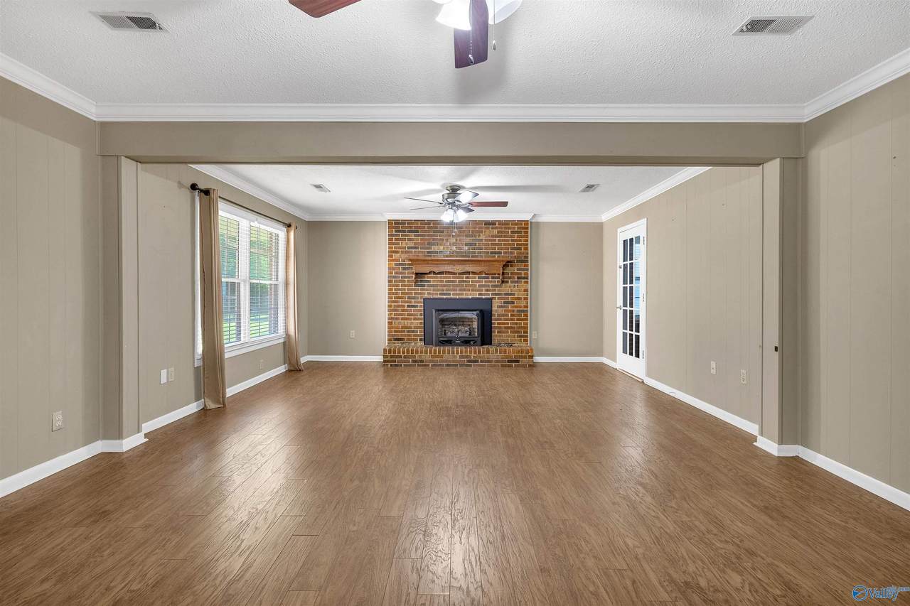 https://bt-photos.global.ssl.fastly.net/nalmls/1280_boomver_1_21920194-2.jpg