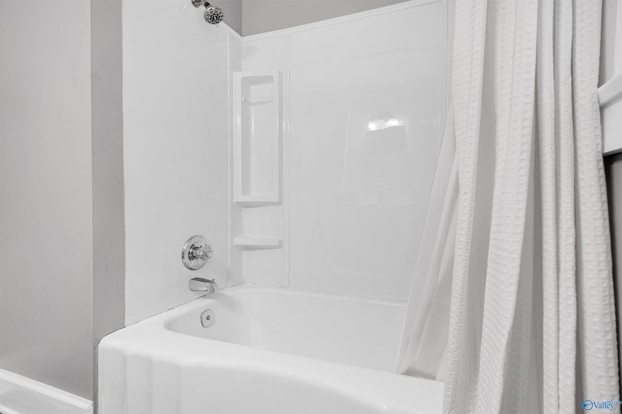 https://bt-photos.global.ssl.fastly.net/nalmls/1280_boomver_1_21920364-2.jpg