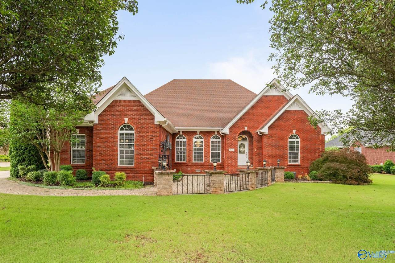 206 Gaston Drive - Photo 1