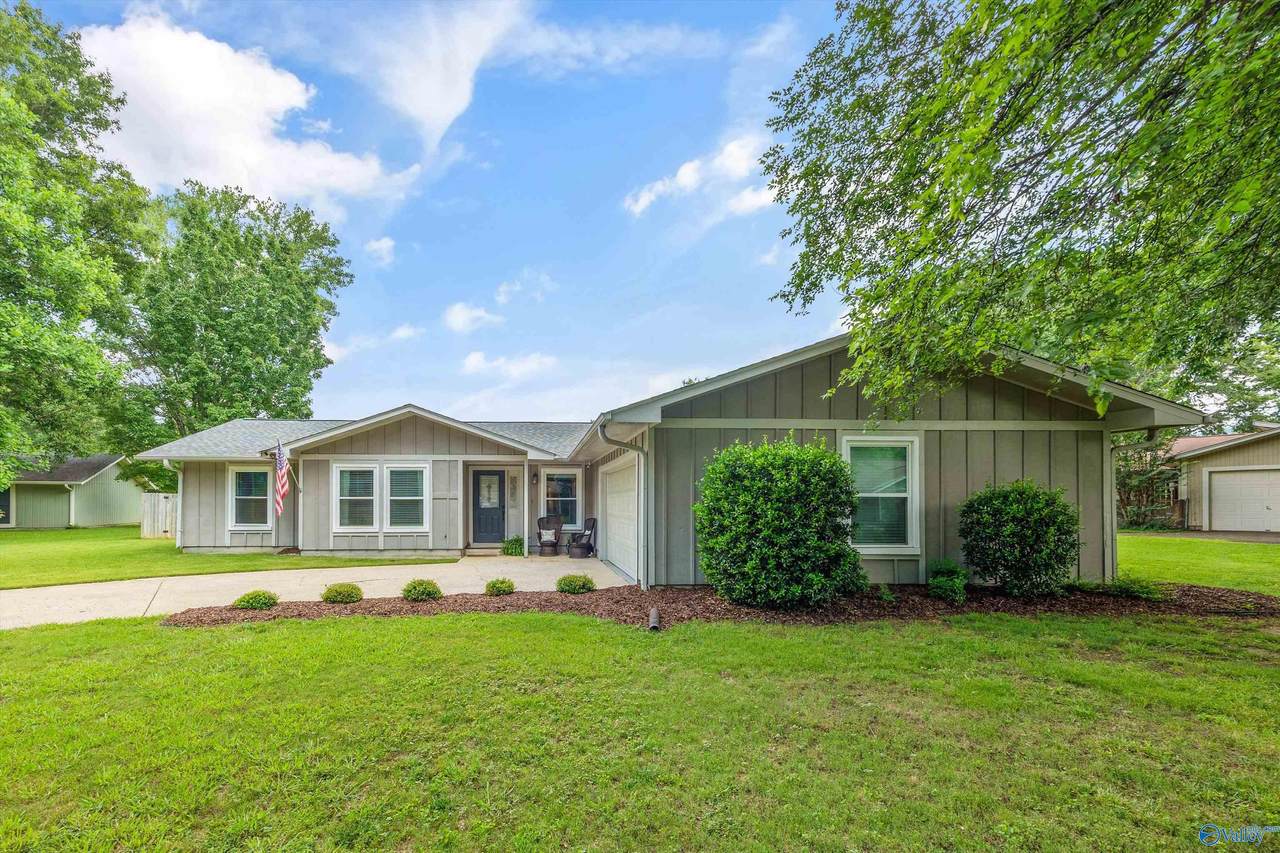 1905 West Tuliptree Drive - Photo 1