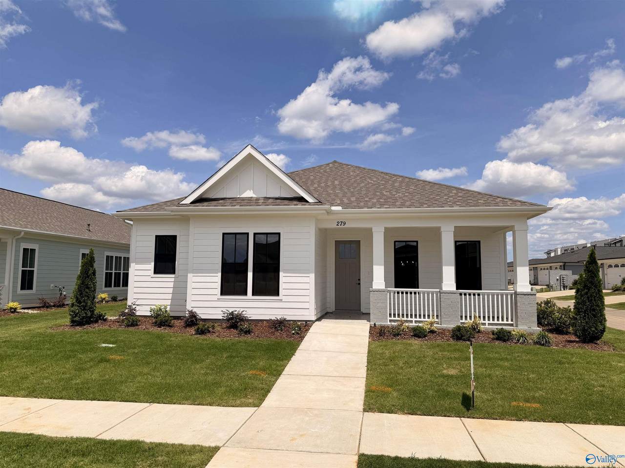 279 Farmhouse Drive - Photo 1