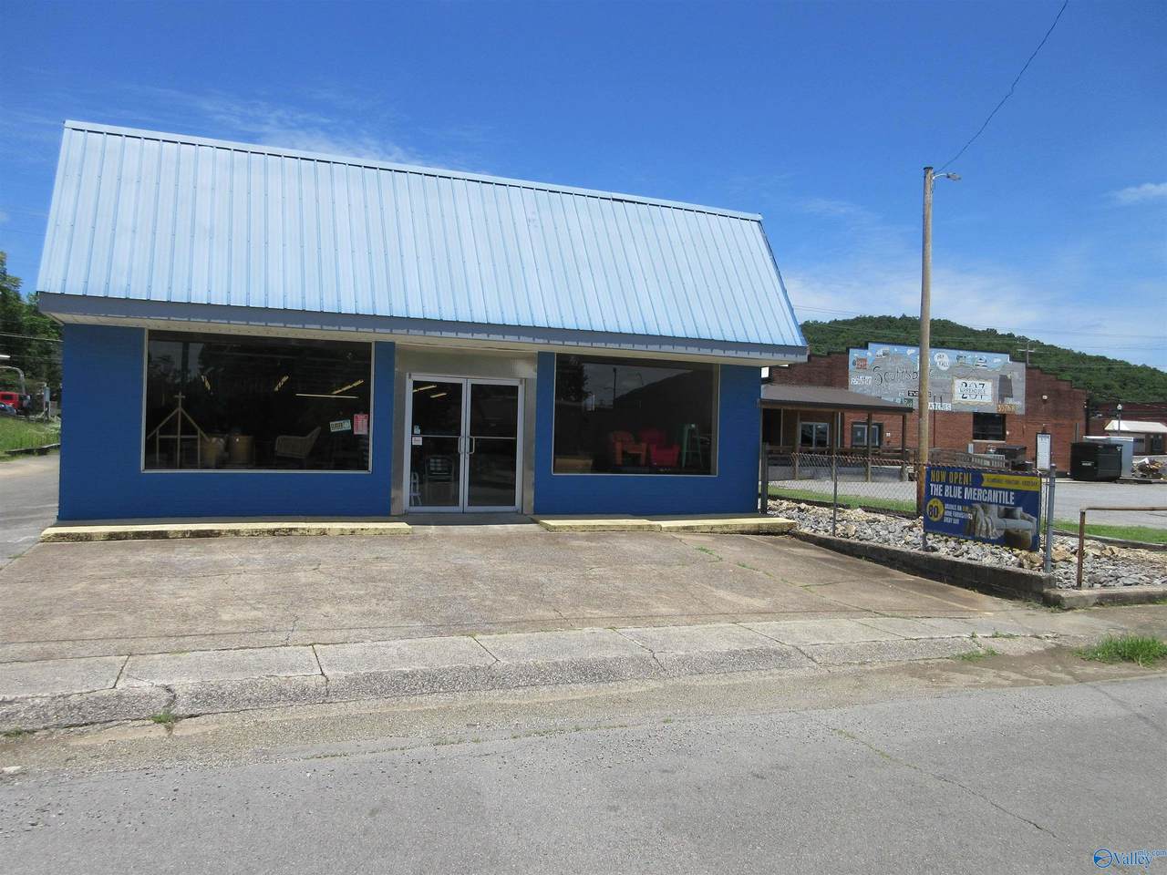 207 Laurel Street - Photo 1