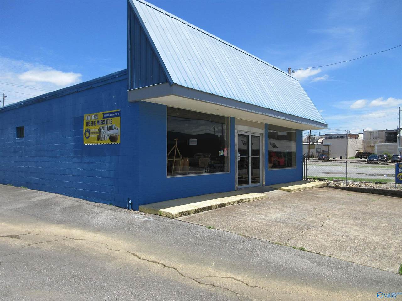https://bt-photos.global.ssl.fastly.net/nalmls/1280_boomver_1_21920913-2.jpg