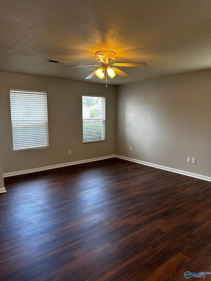 https://bt-photos.global.ssl.fastly.net/nalmls/1280_boomver_1_21920940-2.jpg