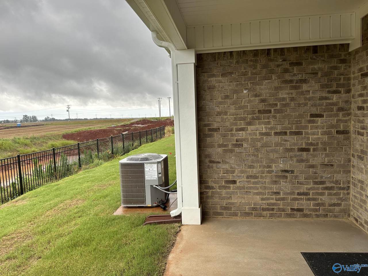 https://bt-photos.global.ssl.fastly.net/nalmls/1280_boomver_1_21921304-2.jpg