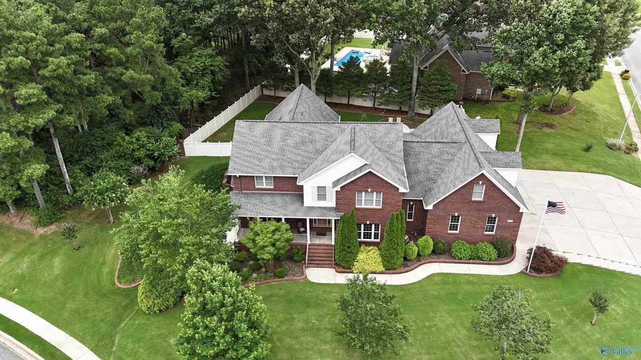 100 Forest Bend Drive - Photo 1