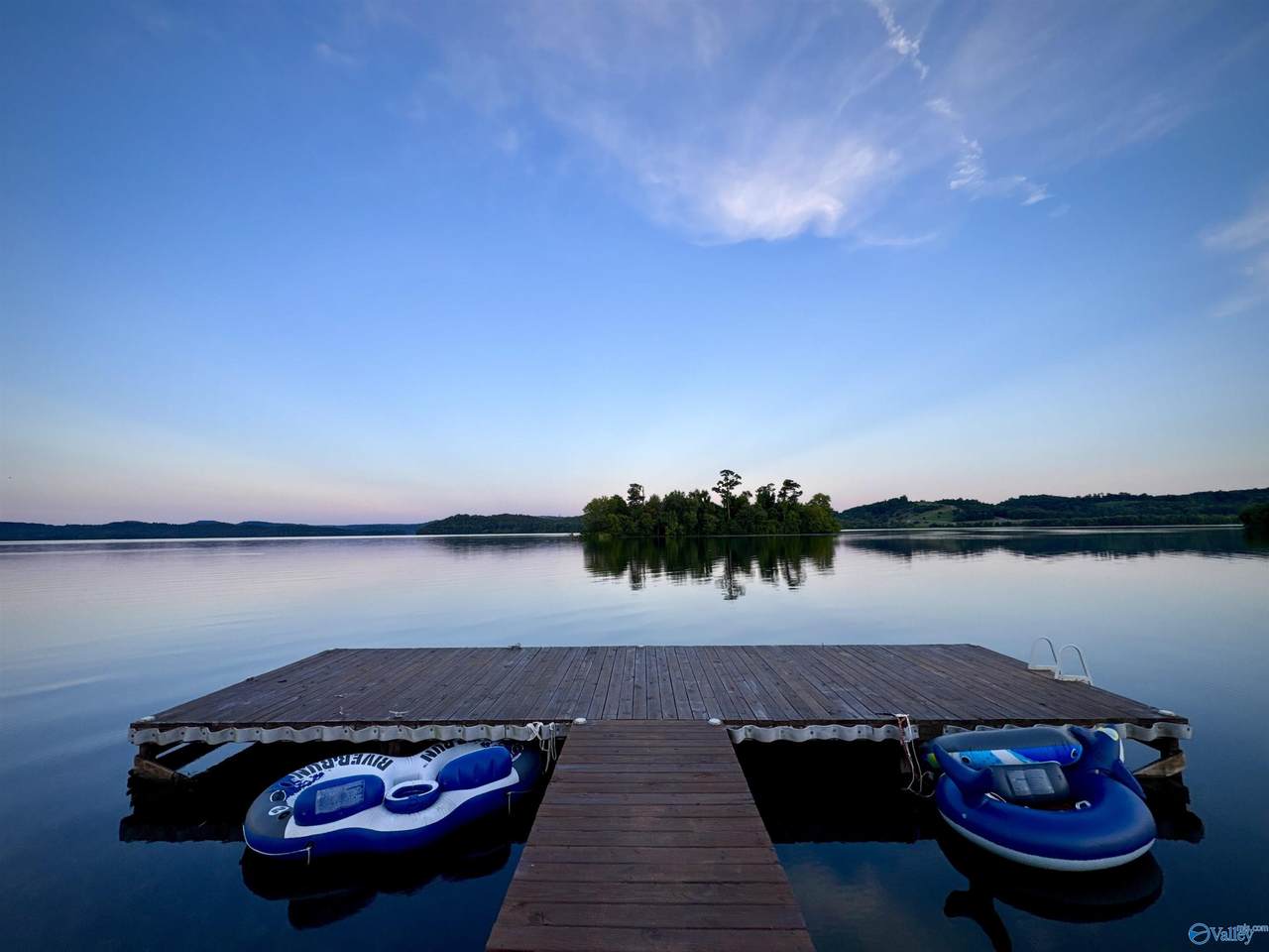 https://bt-photos.global.ssl.fastly.net/nalmls/1280_boomver_1_21921815-2.jpg