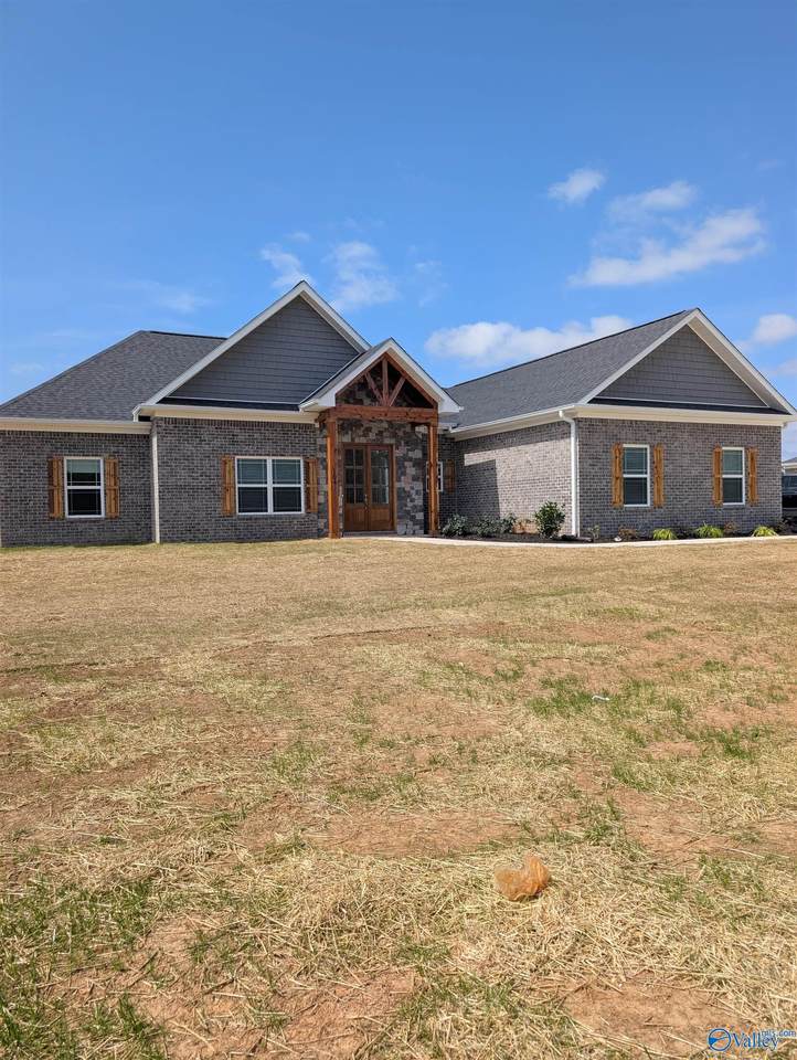 114 Treva Lane - Photo 1