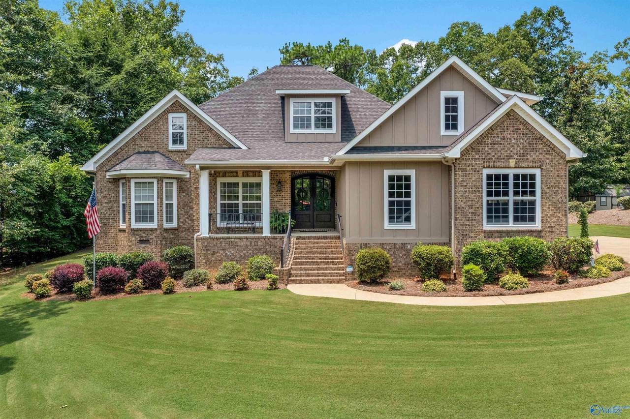 240 Oak Leaf Lane - Photo 1