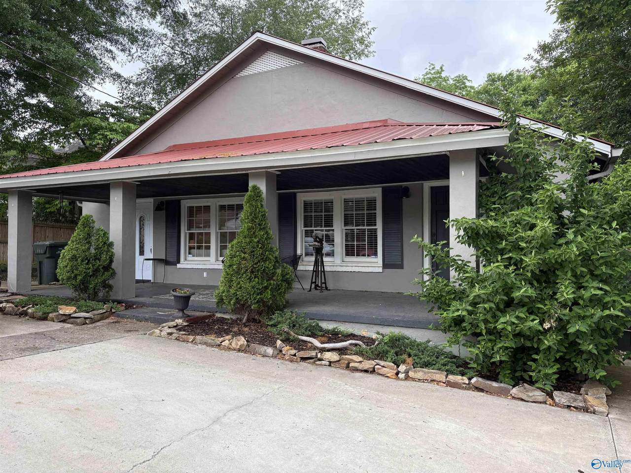 604 Scott Street - Photo 1