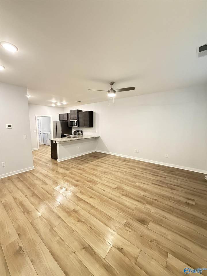 https://bt-photos.global.ssl.fastly.net/nalmls/1280_boomver_1_21922395-2.jpg
