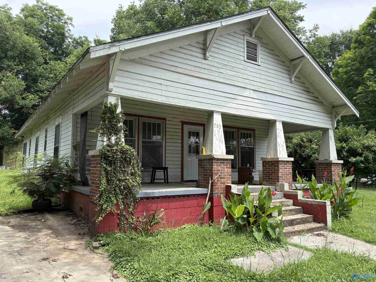 709 Diamond Avenue - Photo 1