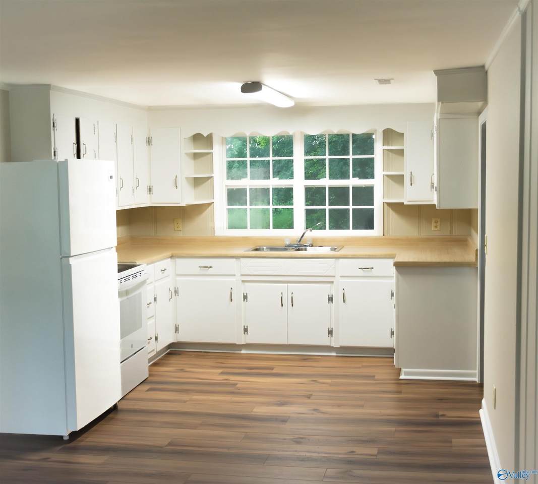 https://bt-photos.global.ssl.fastly.net/nalmls/1280_boomver_1_21922634-2.jpg