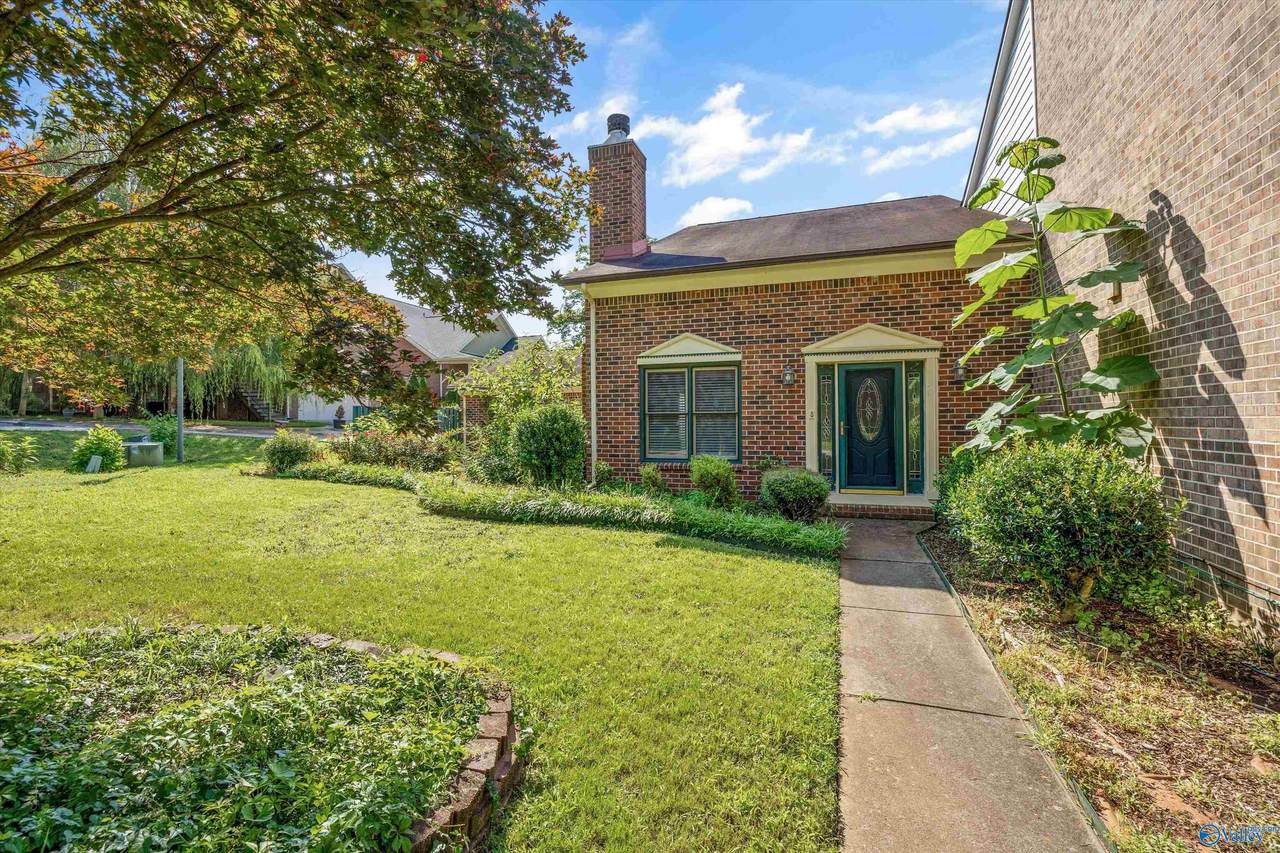 122 West Lake Circle - Photo 1