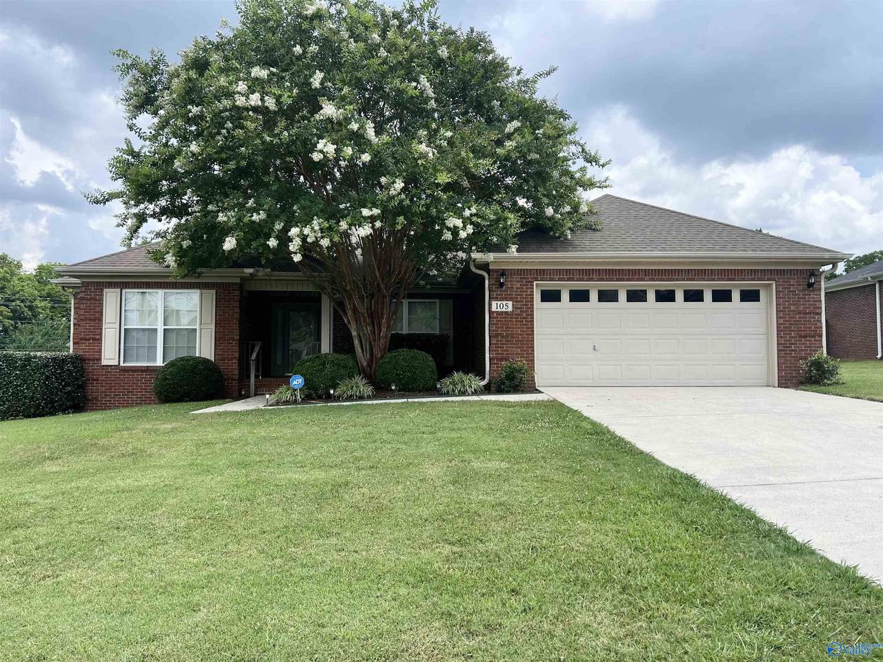 105 Burwell Hills Drive - Photo 1