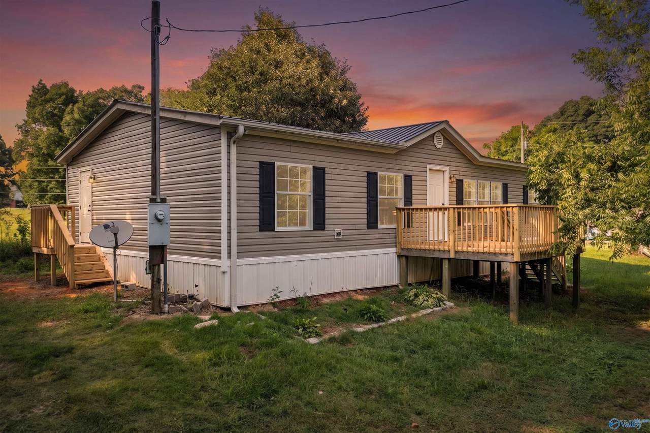 2076 Mountain View Drive - Photo 1