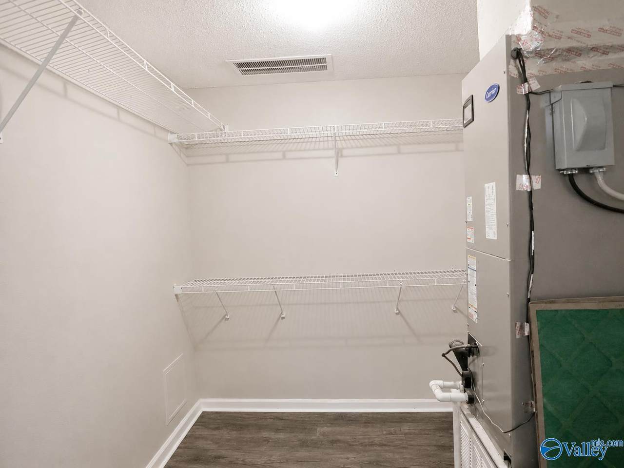 https://bt-photos.global.ssl.fastly.net/nalmls/1280_boomver_1_21923150-2.jpg