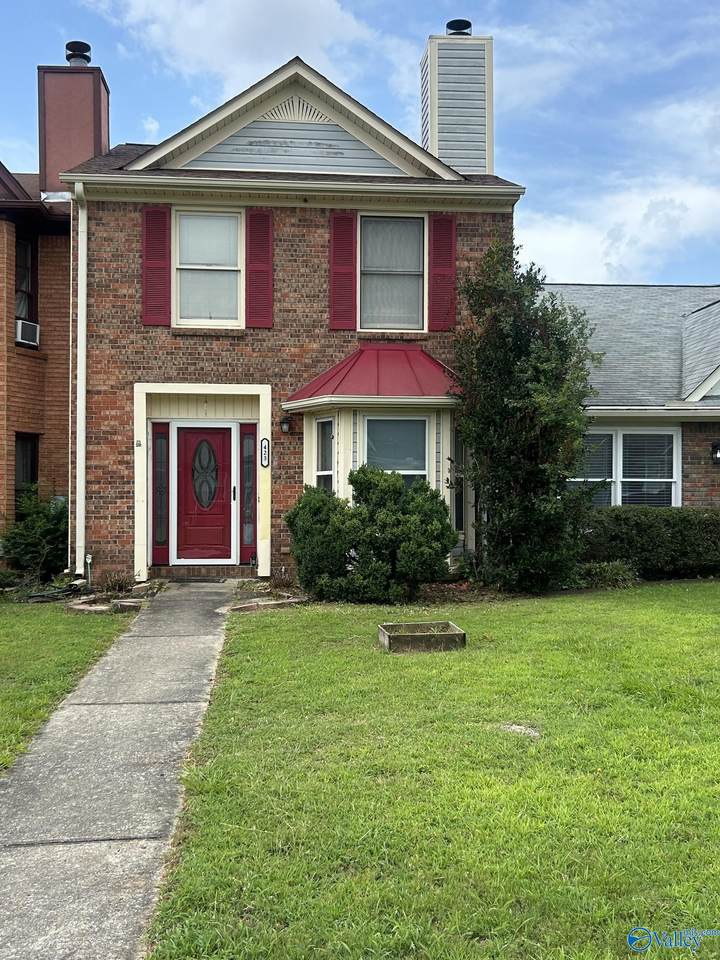 423 Autumnwood Drive - Photo 1